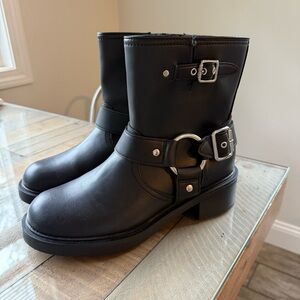 Universal Thread Black Leather Boots